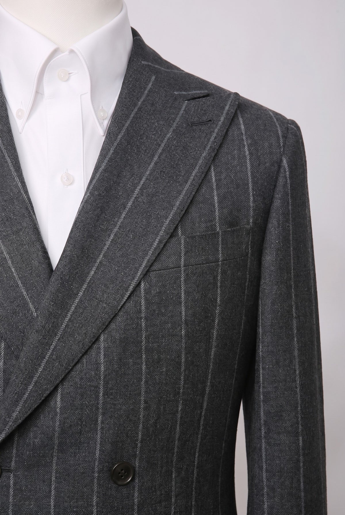 The Double-Breasted Suit in grey chalk stripe wool (DBV6492), chest detail#Cloth_Grey Chalk Stripe