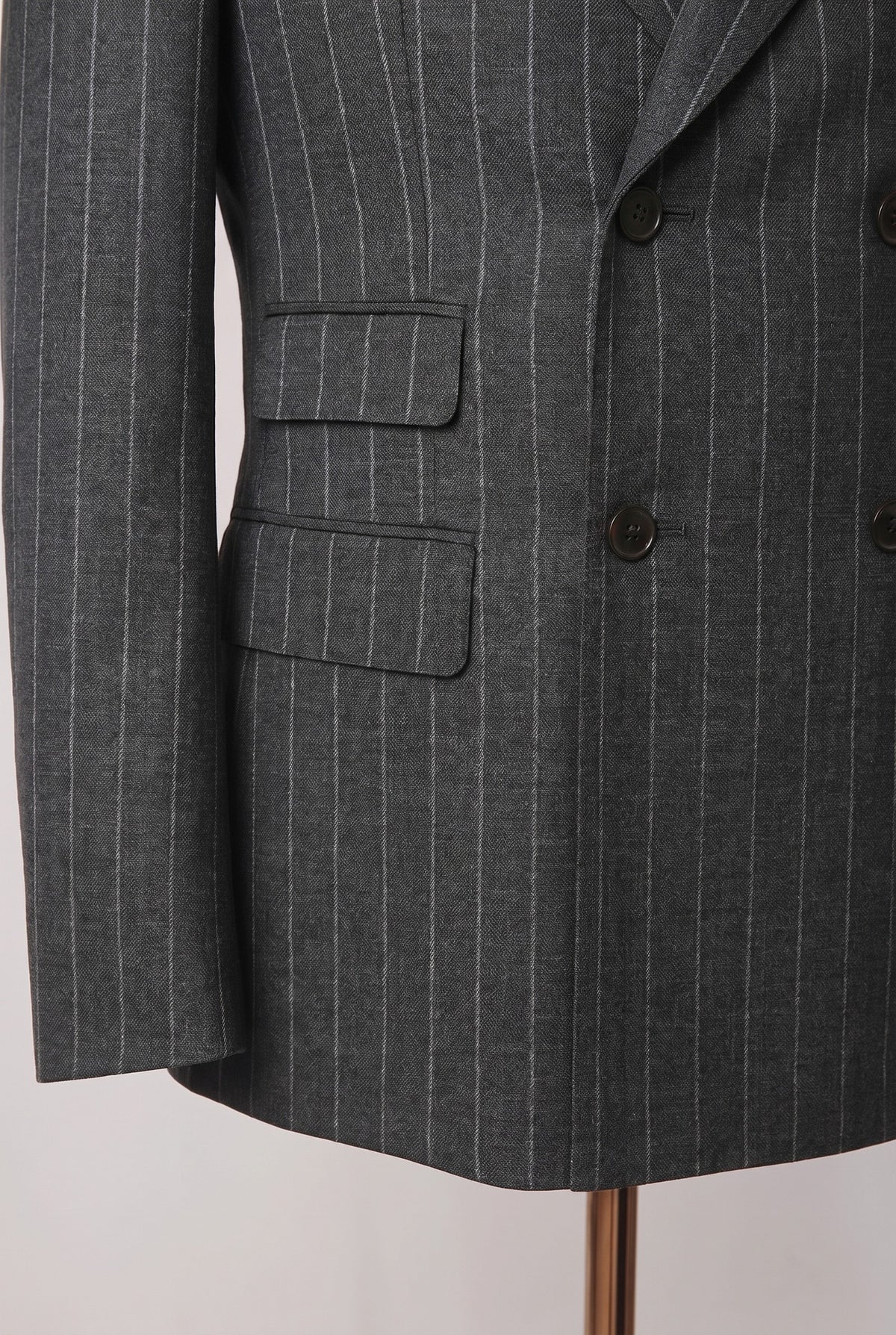 The Double-Breasted Suit in grey chalk stripe wool (DBV6492), pocket and sleeve detail#Cloth_Grey Chalk Stripe
